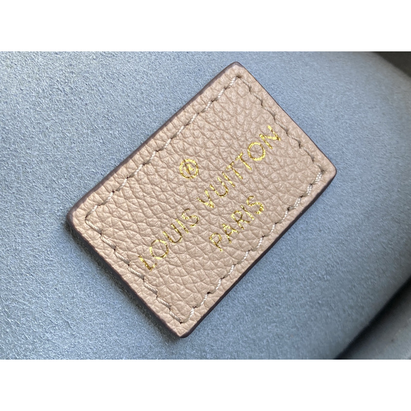 l**is V*t*n lockme bucket bag greige