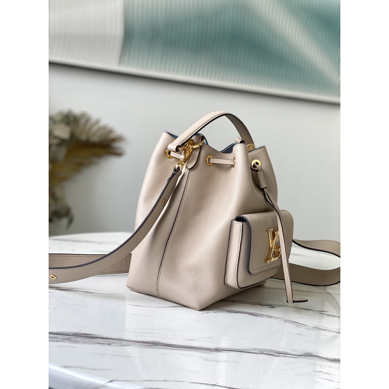 l**is V*t*n lockme bucket bag greige
