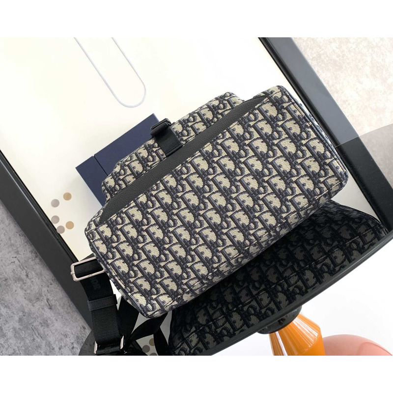 D*or explorer tote bag