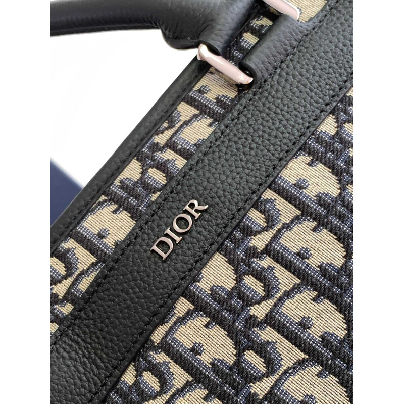 D*or explorer tote bag