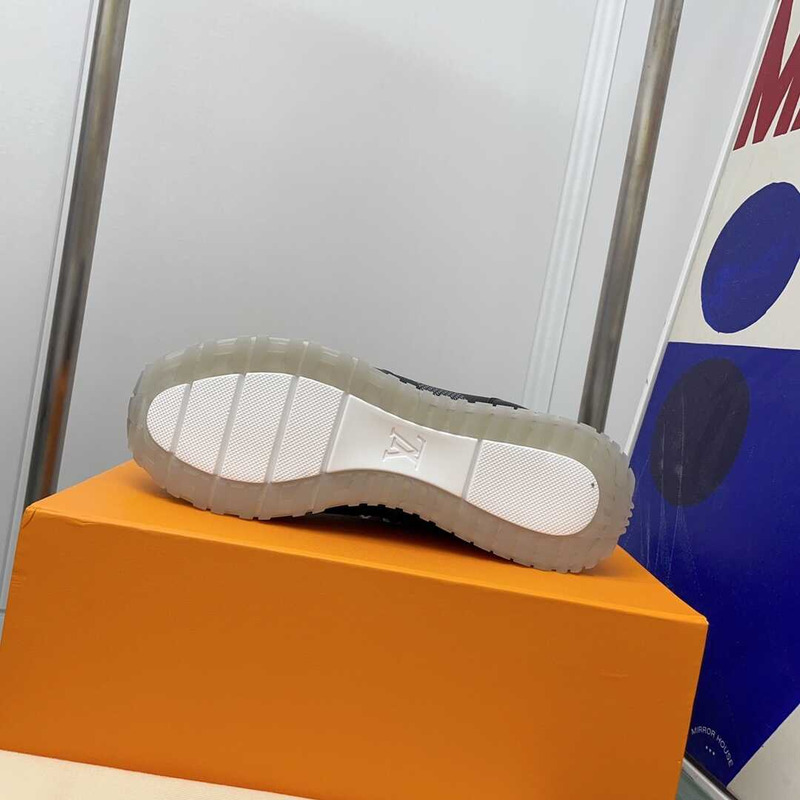 l**is V*t*n run away sneaker black