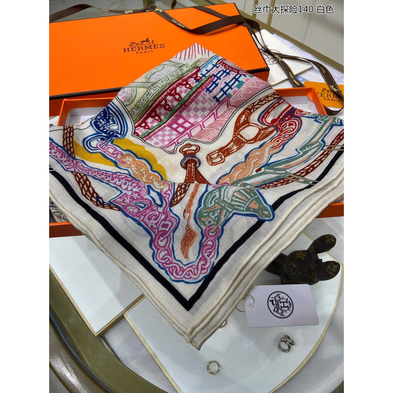 H**mes costume de fete square scarf white