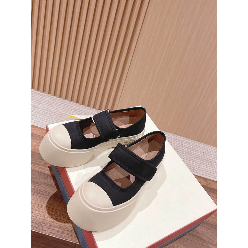 Pablo Touch Strap Low Top Sneakers Black