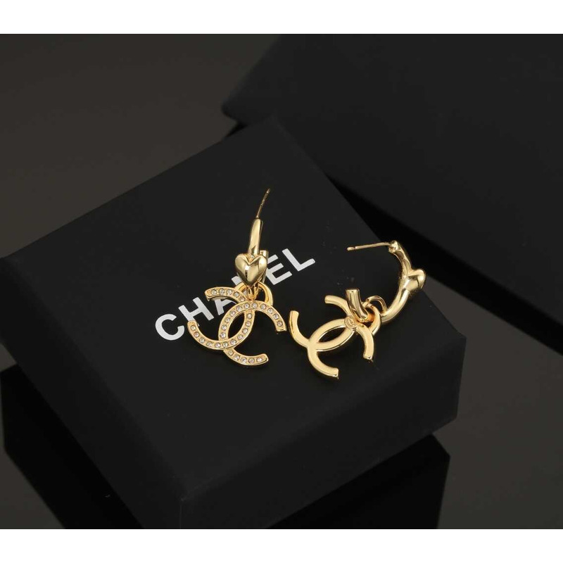 ch*el double c Di*m*nd heart earrings