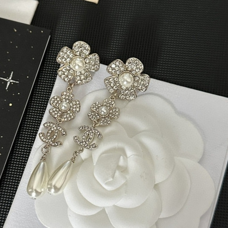 ch*el full Di*m*nd double c flower pearl stud earrings