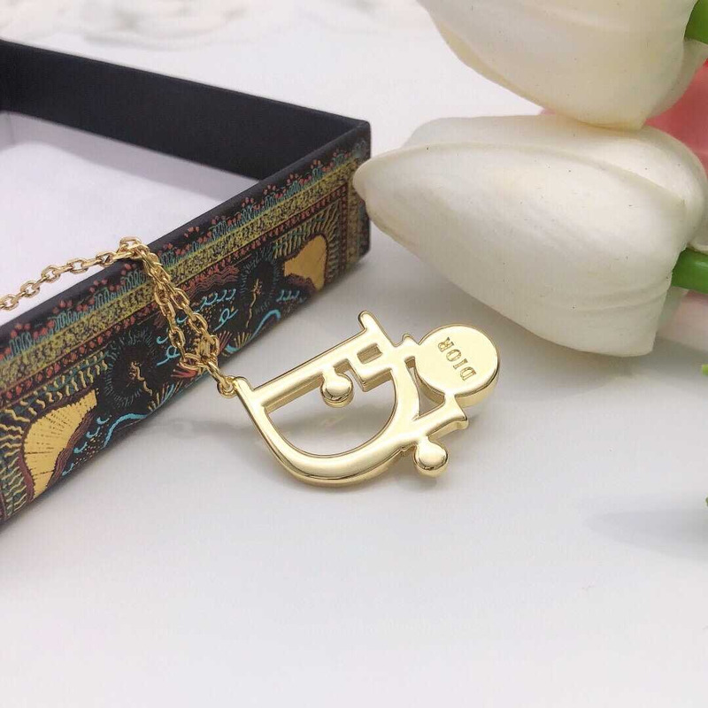 D*or crystal and pearl necklace