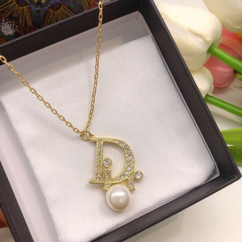 D*or crystal and pearl necklace