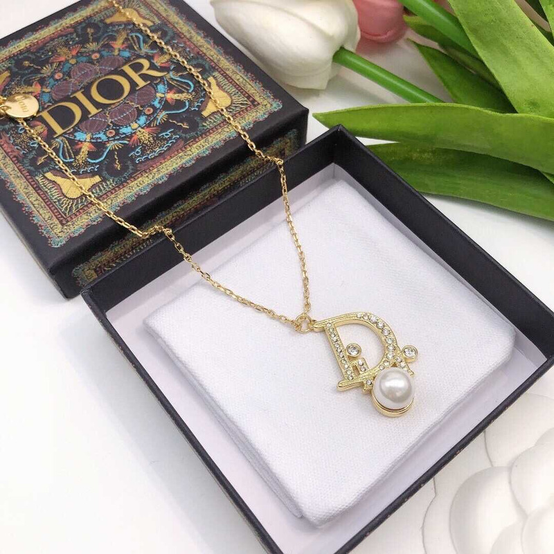 D*or crystal and pearl necklace