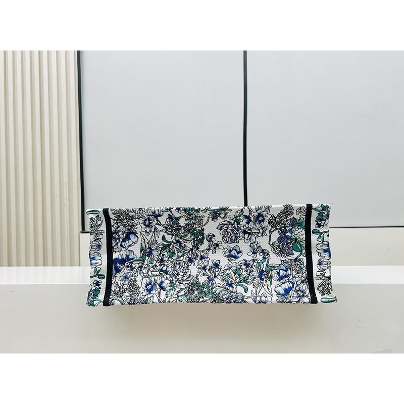 D*or medium book tote bag multicolor flowers