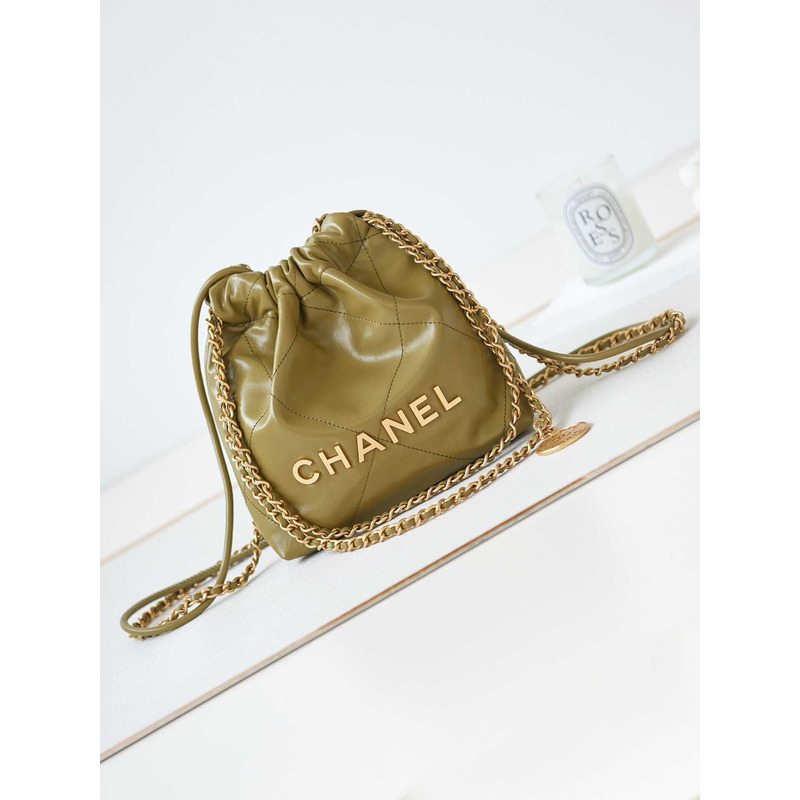 Ch*el 22 mini handbang shinny green