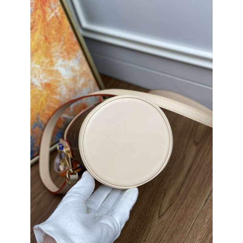 l**is V*t*n duffle bag monogram