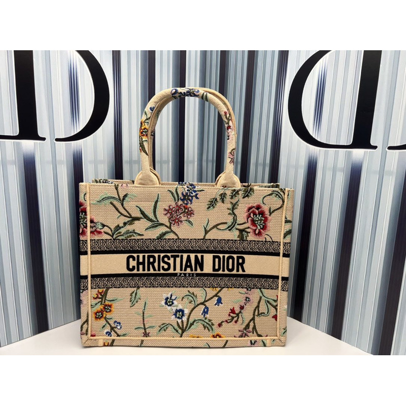 D*or medium D*or book tote natural multicolor raffia embroidered with D*or petites fleurs
