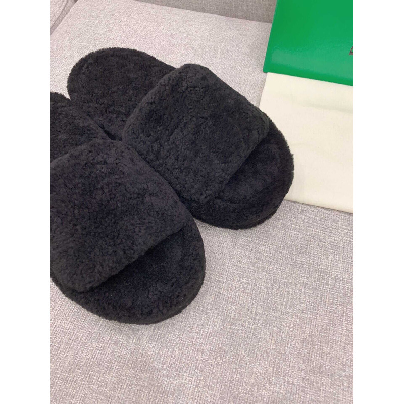Bo*te*ga ve*ne*ta resort teddy shearling slides black