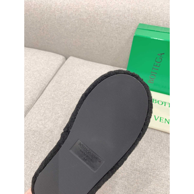 Bo*te*ga ve*ne*ta resort teddy shearling slides black