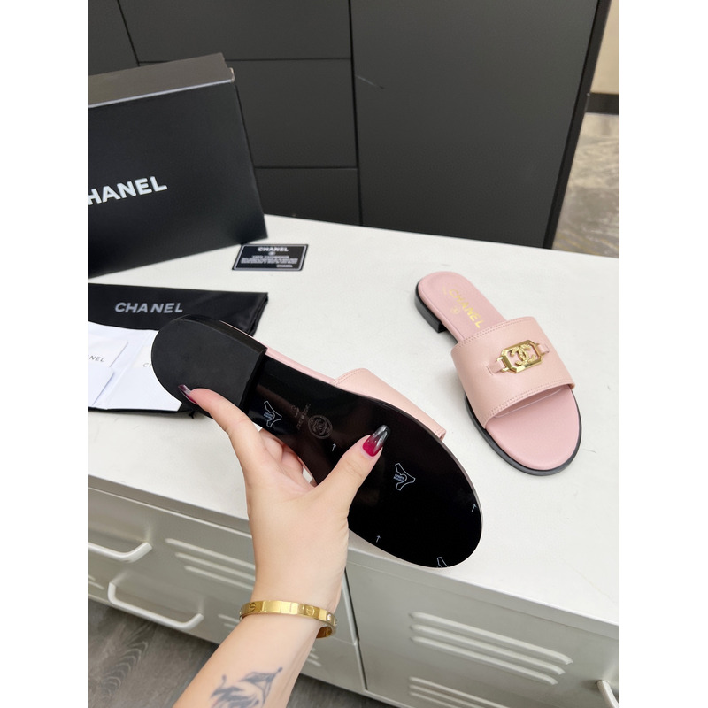 Ch*el calfskin&metal mules pink