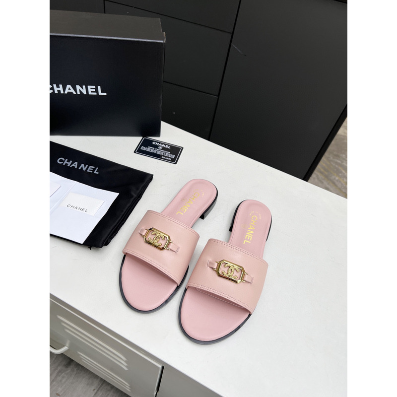 Ch*el calfskin&metal mules pink
