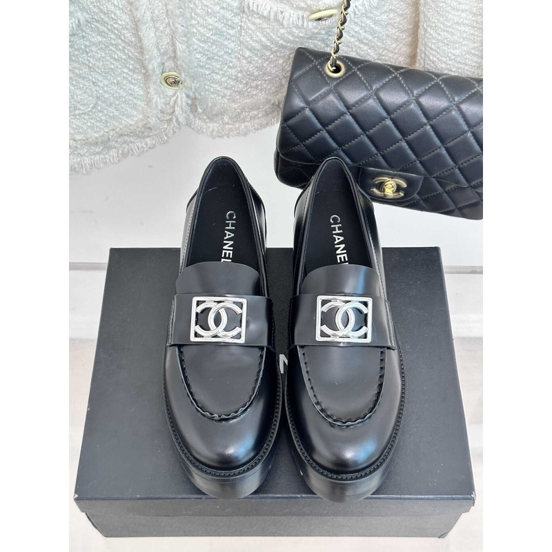 Ch*el moccasins calfskin & metal black