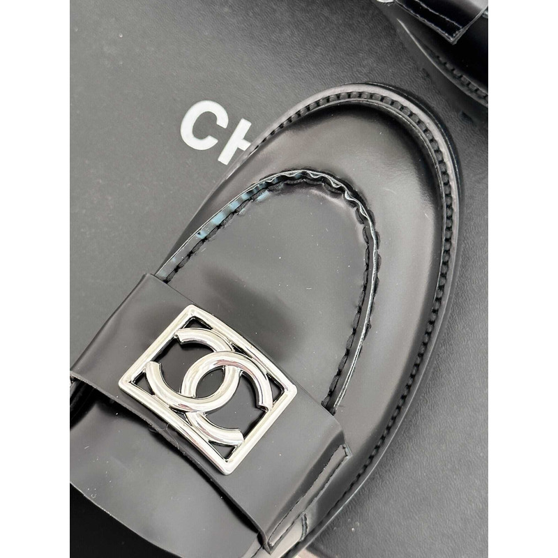 Ch*el moccasins calfskin & metal black