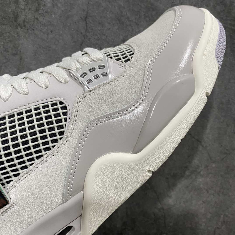 Jordan 4 Retro Frozen Moments