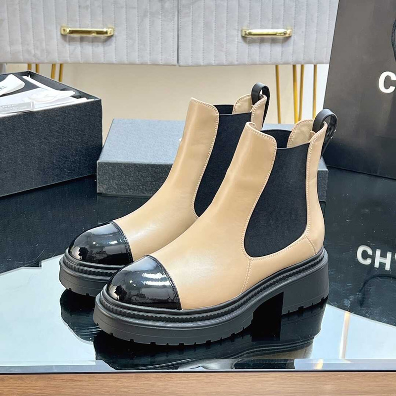Ch*el calfskin cc logo chelsea boots beige