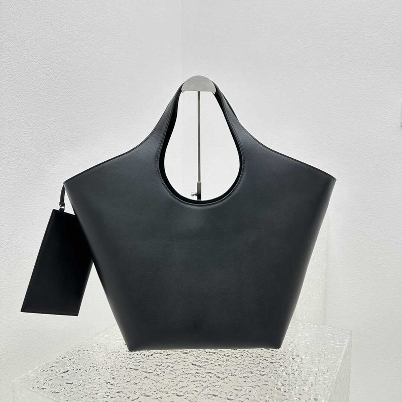 Ba*len*cia*ga mary-kate medium logo-embossed leather tote black