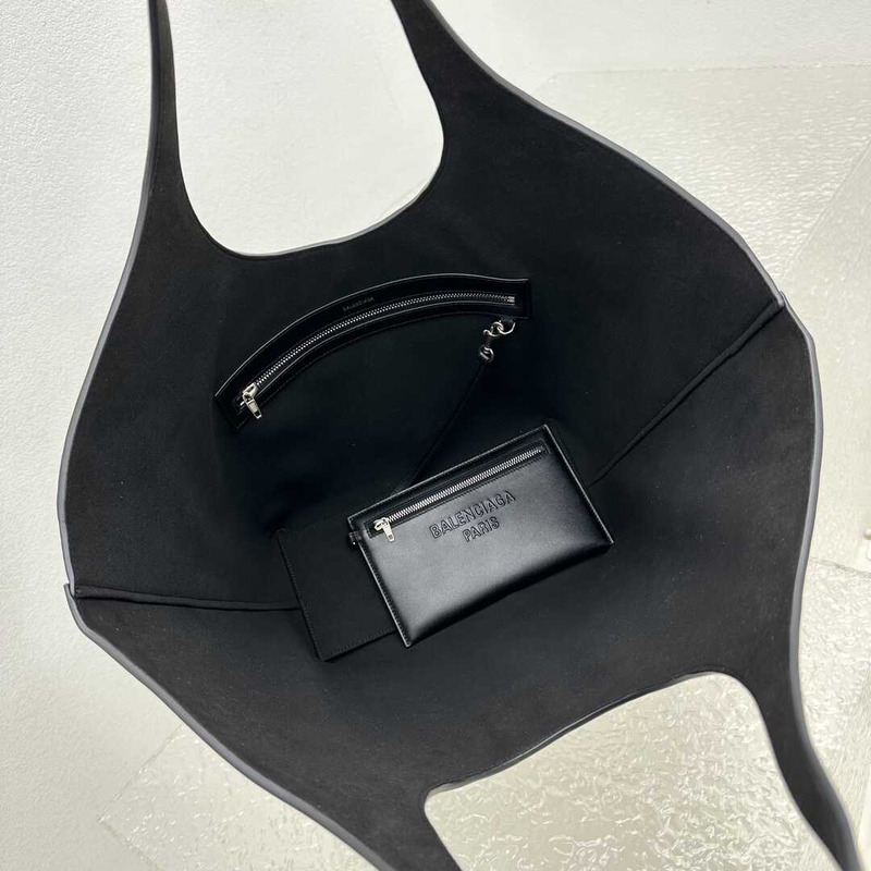 Ba*len*cia*ga mary-kate medium logo-embossed leather tote black