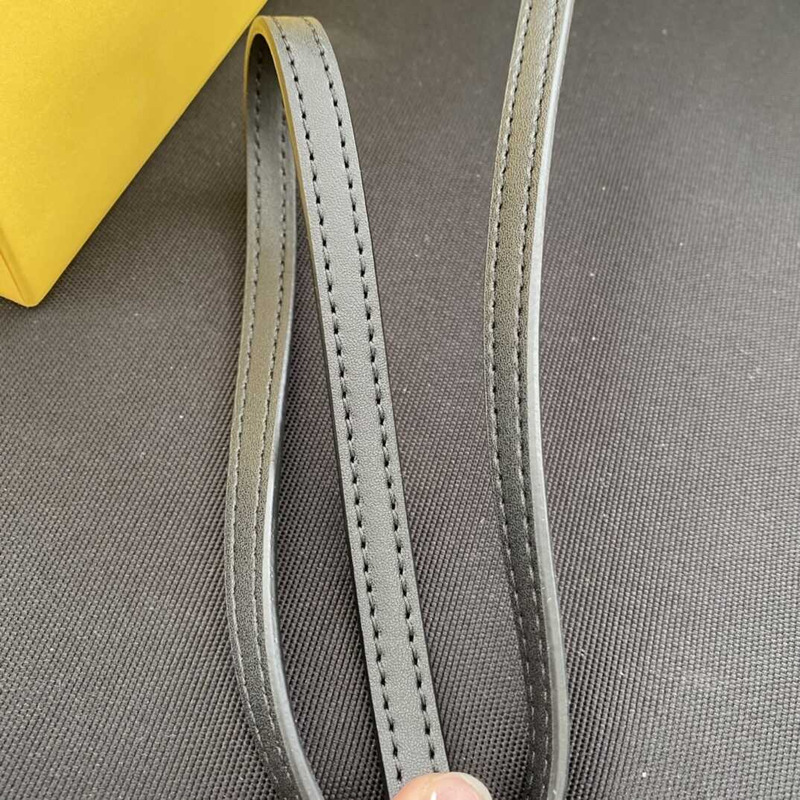 F**di by marc jacobs baguette phone pouch nappa leather pouch grey