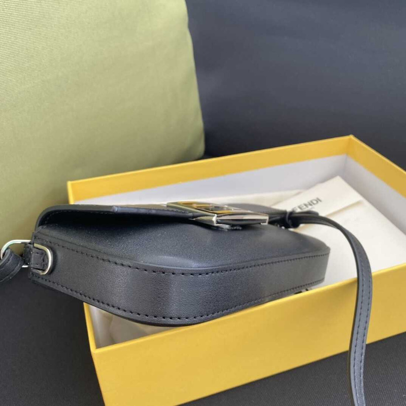 F**di by marc jacobs baguette phone pouch nappa leather pouch grey