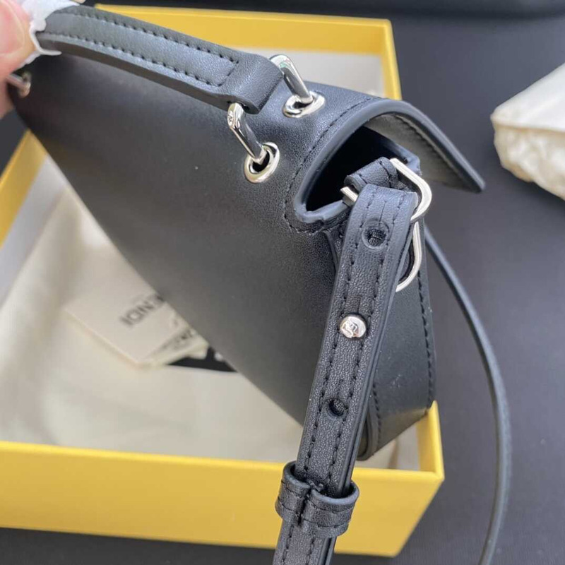 F**di by marc jacobs baguette phone pouch nappa leather pouch grey