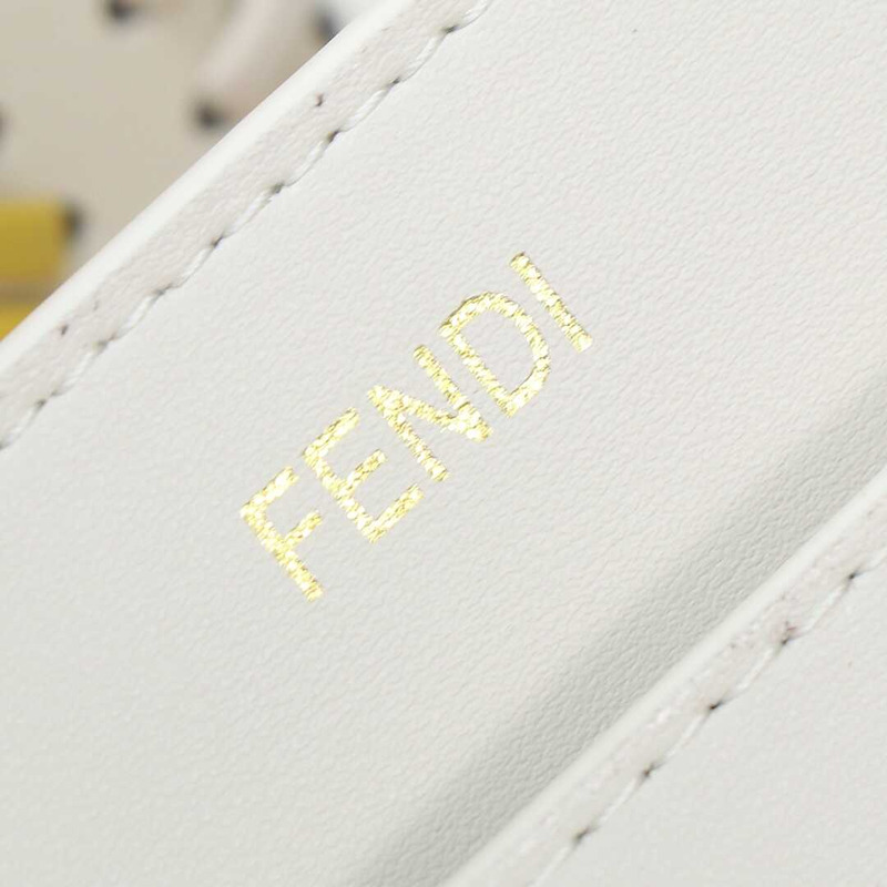 F**di  peekaboo iseeu bag white