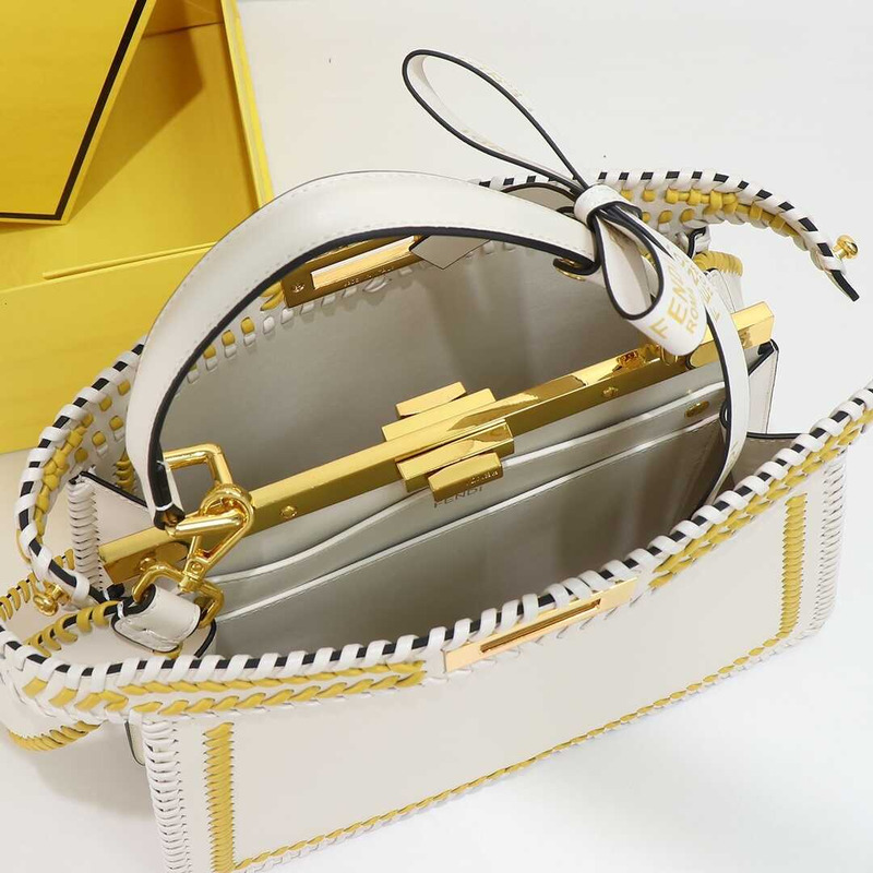 F**di  peekaboo iseeu bag white