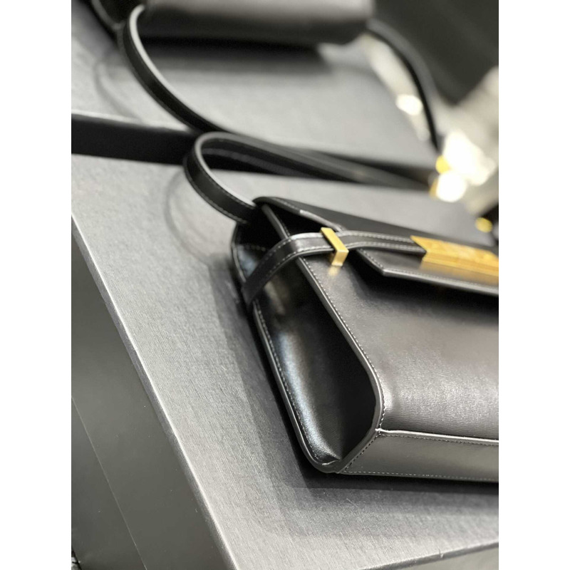 Saint Laurent Manhattan Shoulder Bag Black