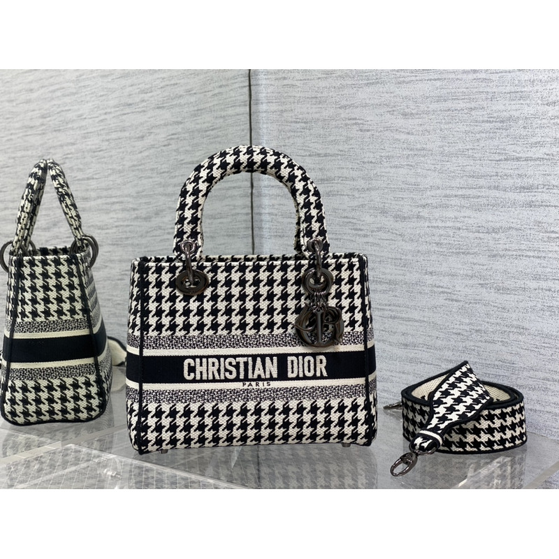 D*or medium lady d-lite bag embroidery white and black