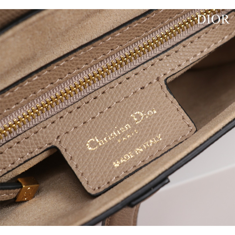 D*or saddle medium shoulder bag in calfskin