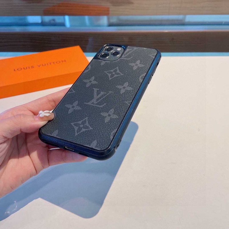 l**is V*t*n lv phone case black