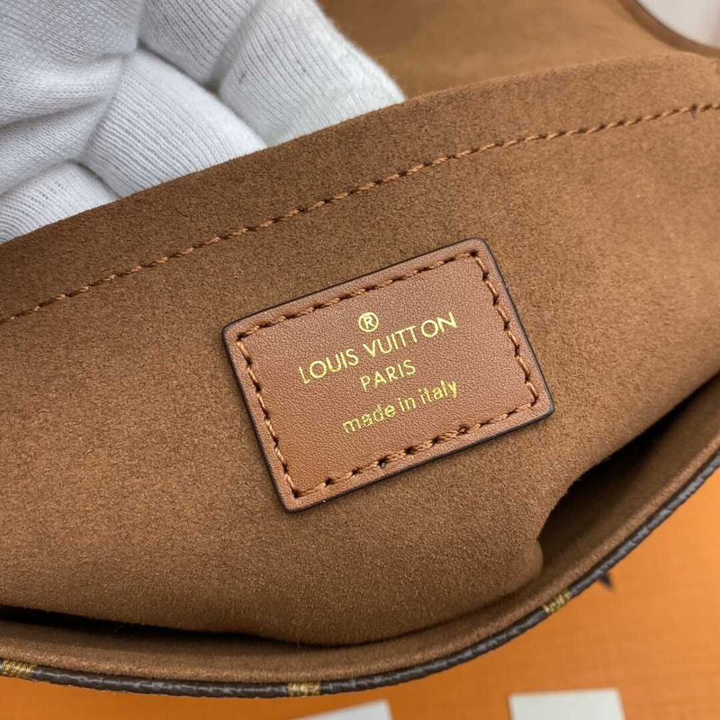 l**is V*t*n locky bb monogram and smooth cowhide brown