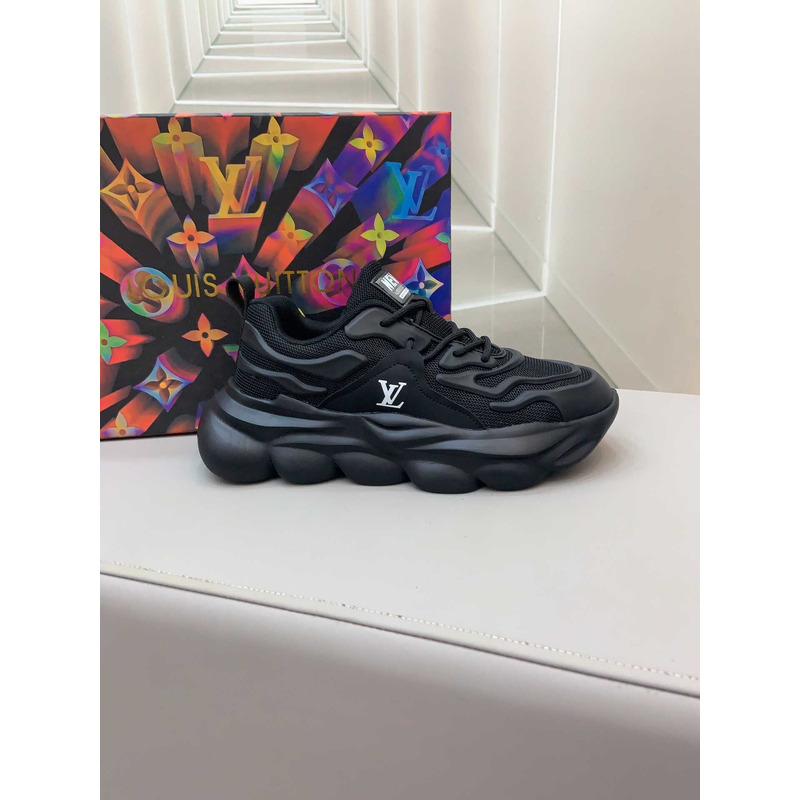 l**is V*t*n sneaker black