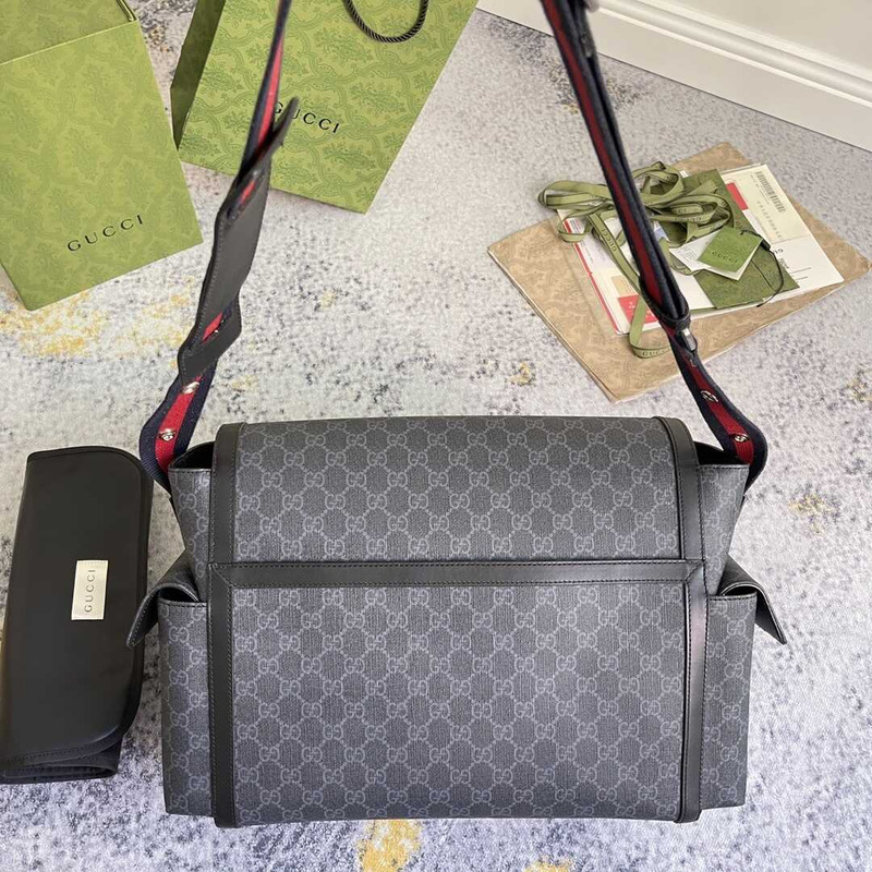 g*u*i gg S*p*e diaper bag