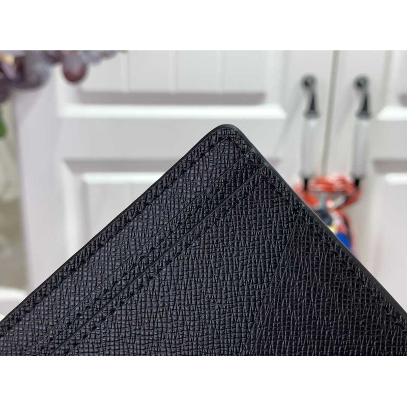 l**is V*t*n multiple wallet brown