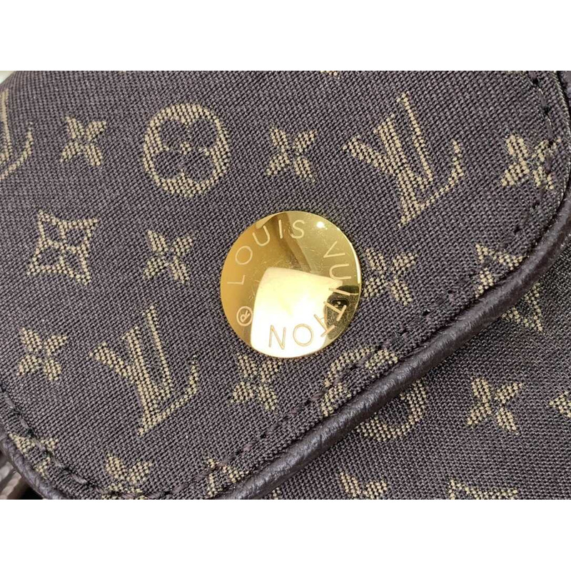 l**is V*t*n monogram mini lin canvas pochette cancun bag