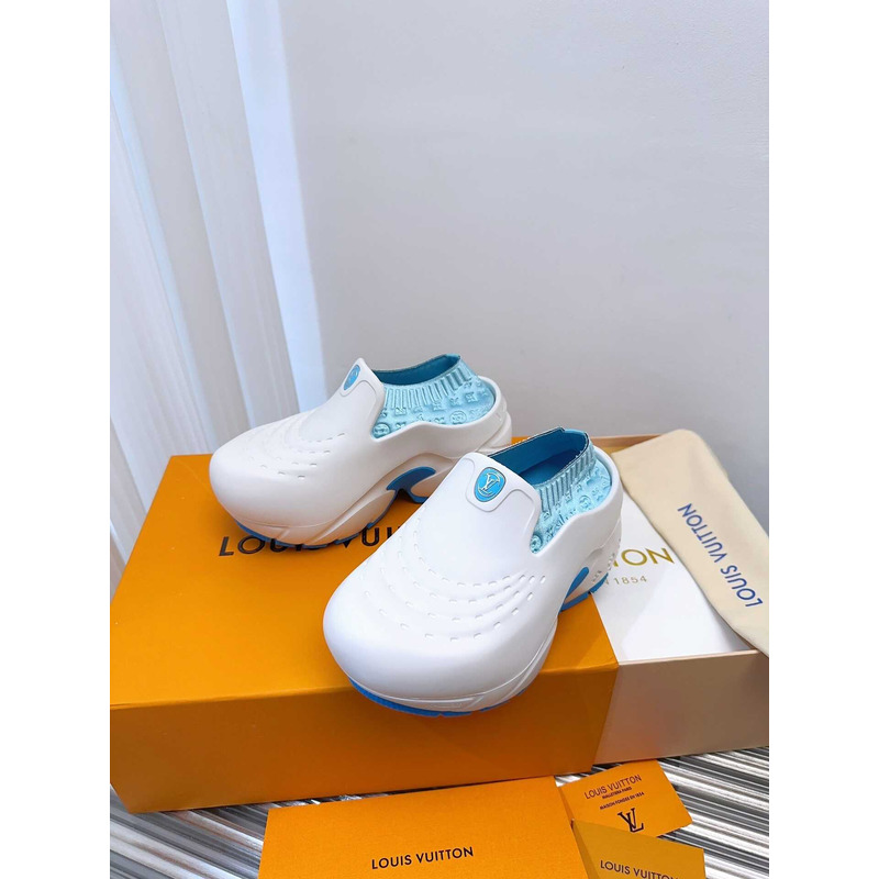 l**is V*t*n foam clogs blue and white