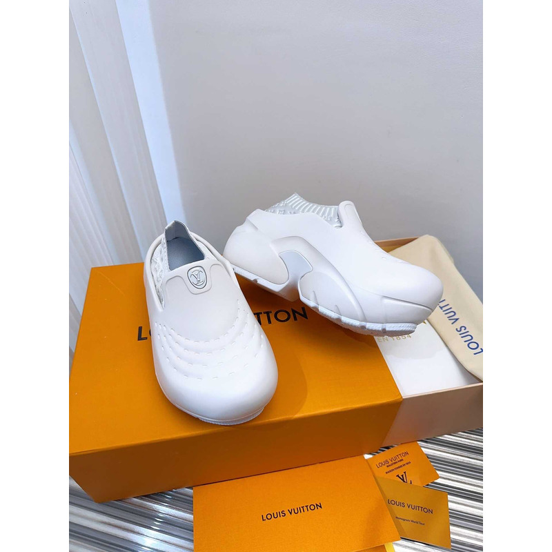 l**is V*t*n foam clogs white