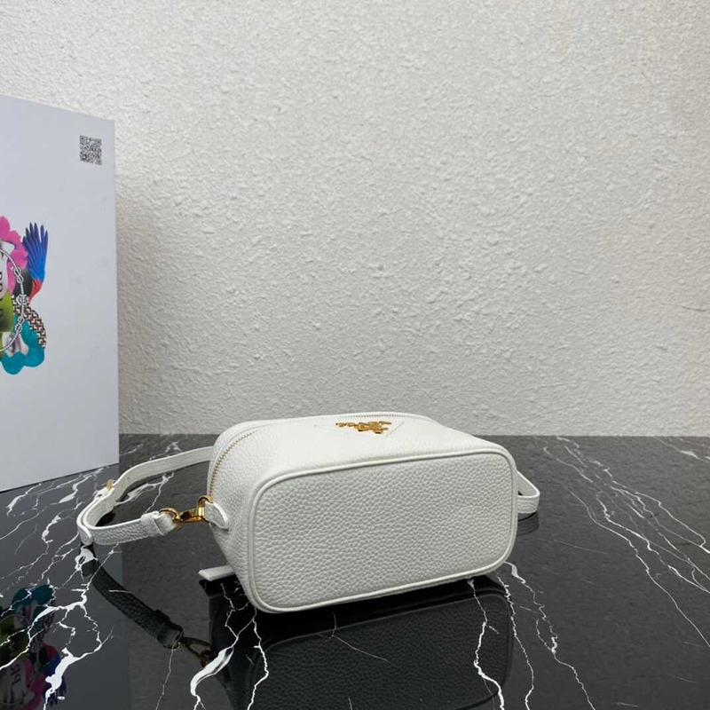 Pra*a re-edition 2005 shoulder bag nylon mint white