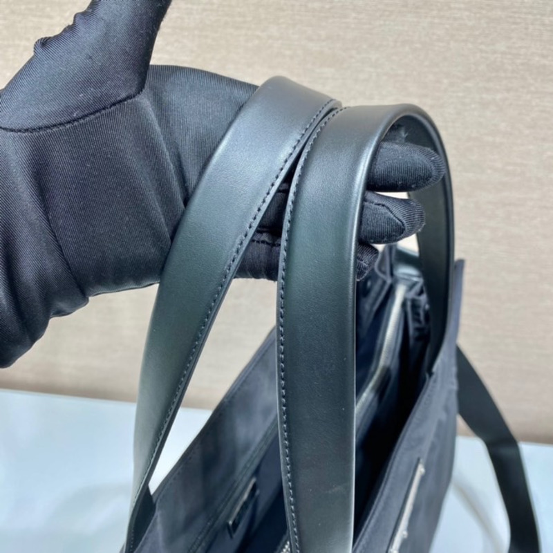 Pra*a re-nylon regenerated nylon tote bag black