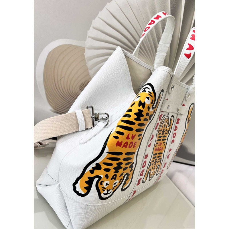 l**is V*t*n x nigo tote journey white