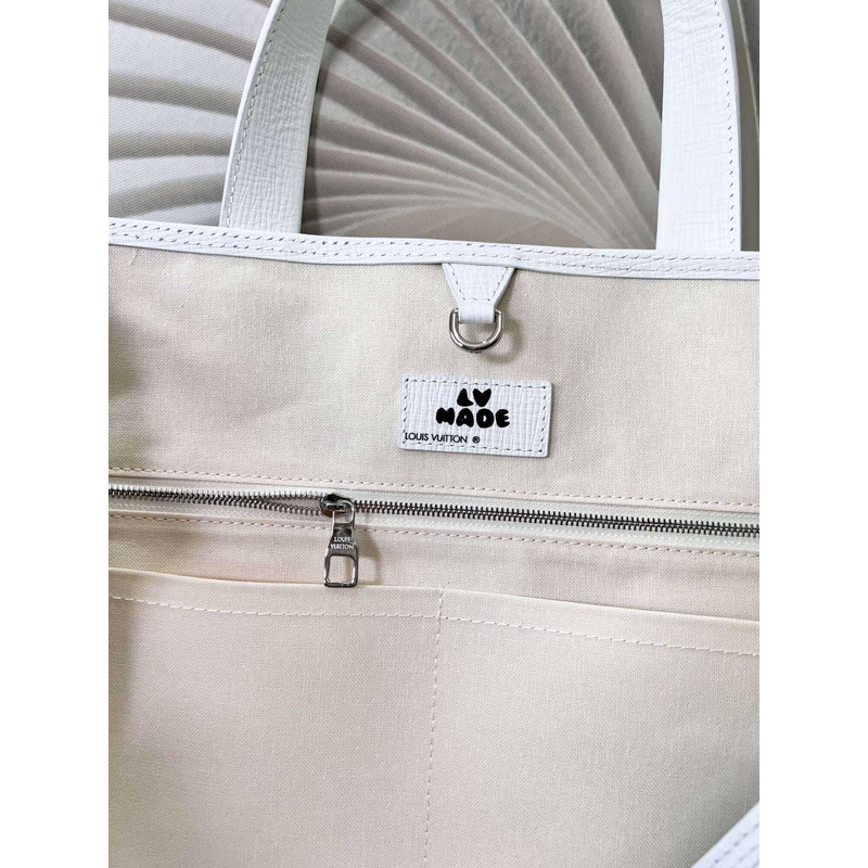 l**is V*t*n x nigo tote journey white