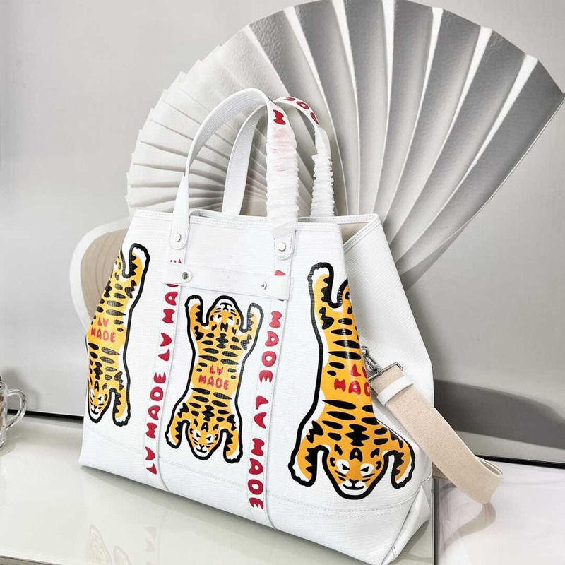 l**is V*t*n x nigo tote journey white