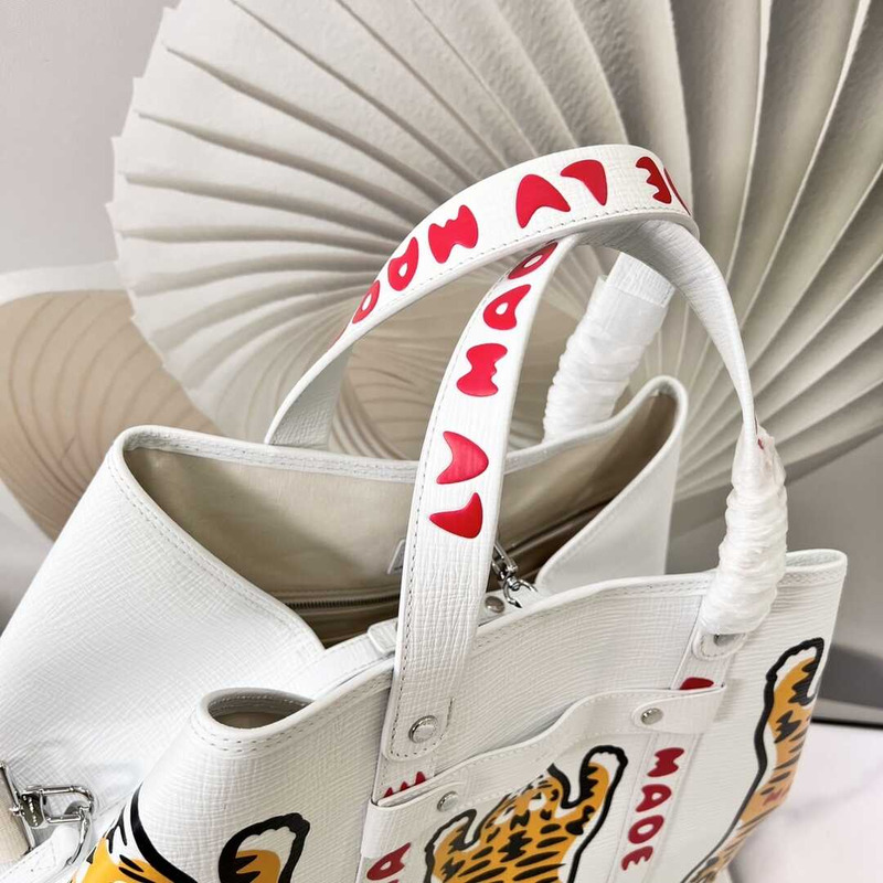 l**is V*t*n x nigo tote journey white