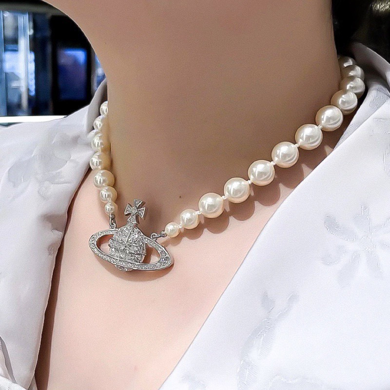 Vivienne Westwood Neysa Peal Choker In Silver