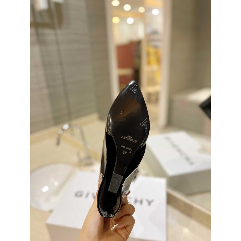 Givenchy Shark Lock Leather Ankle Boots Black